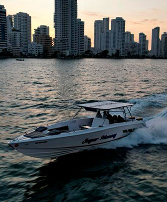 Available boat to rent in Cartagena. Sugar Mommy