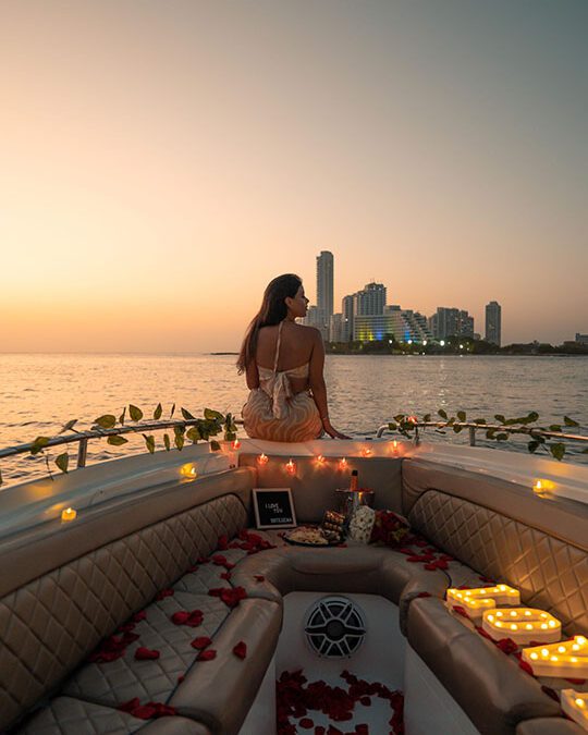 Tour al atardecer en barco en Cartagena: la bahía, la ciudad y el mejor sunset del Caribe