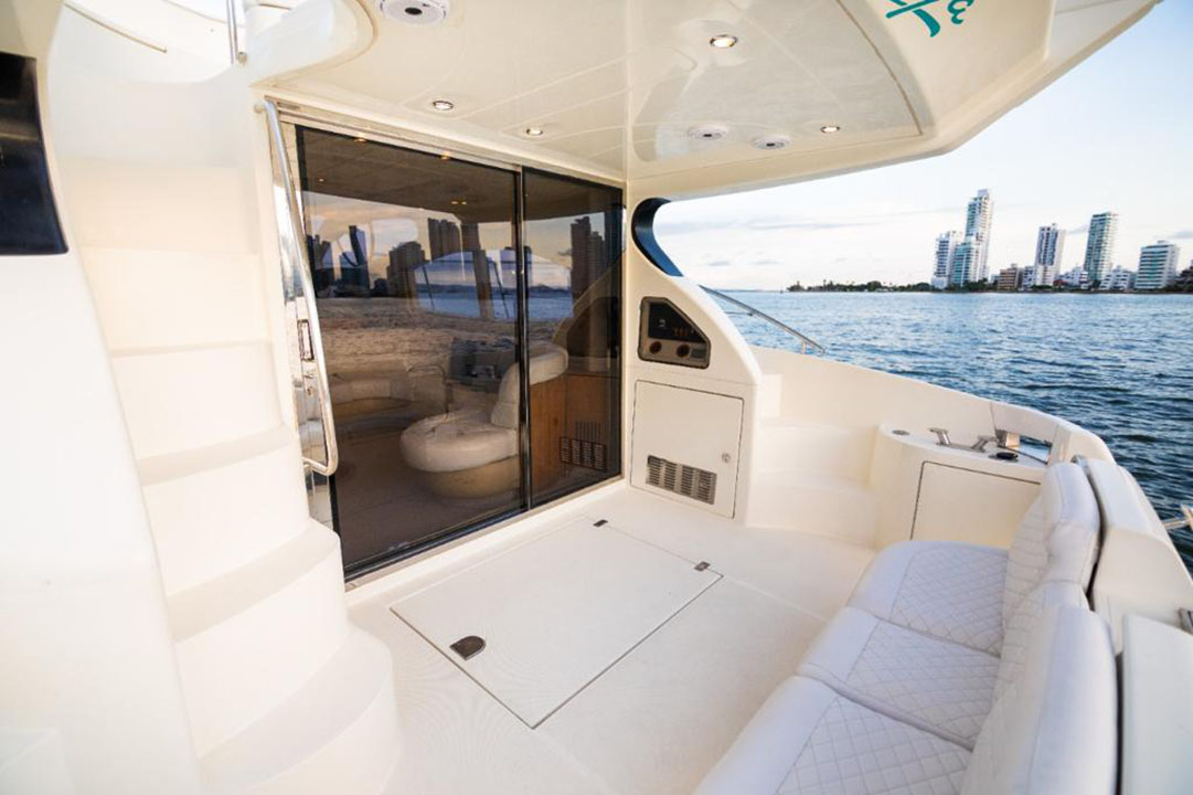 Azimut yacht cruising in the Caribbean waters of Cartagena, Colombia