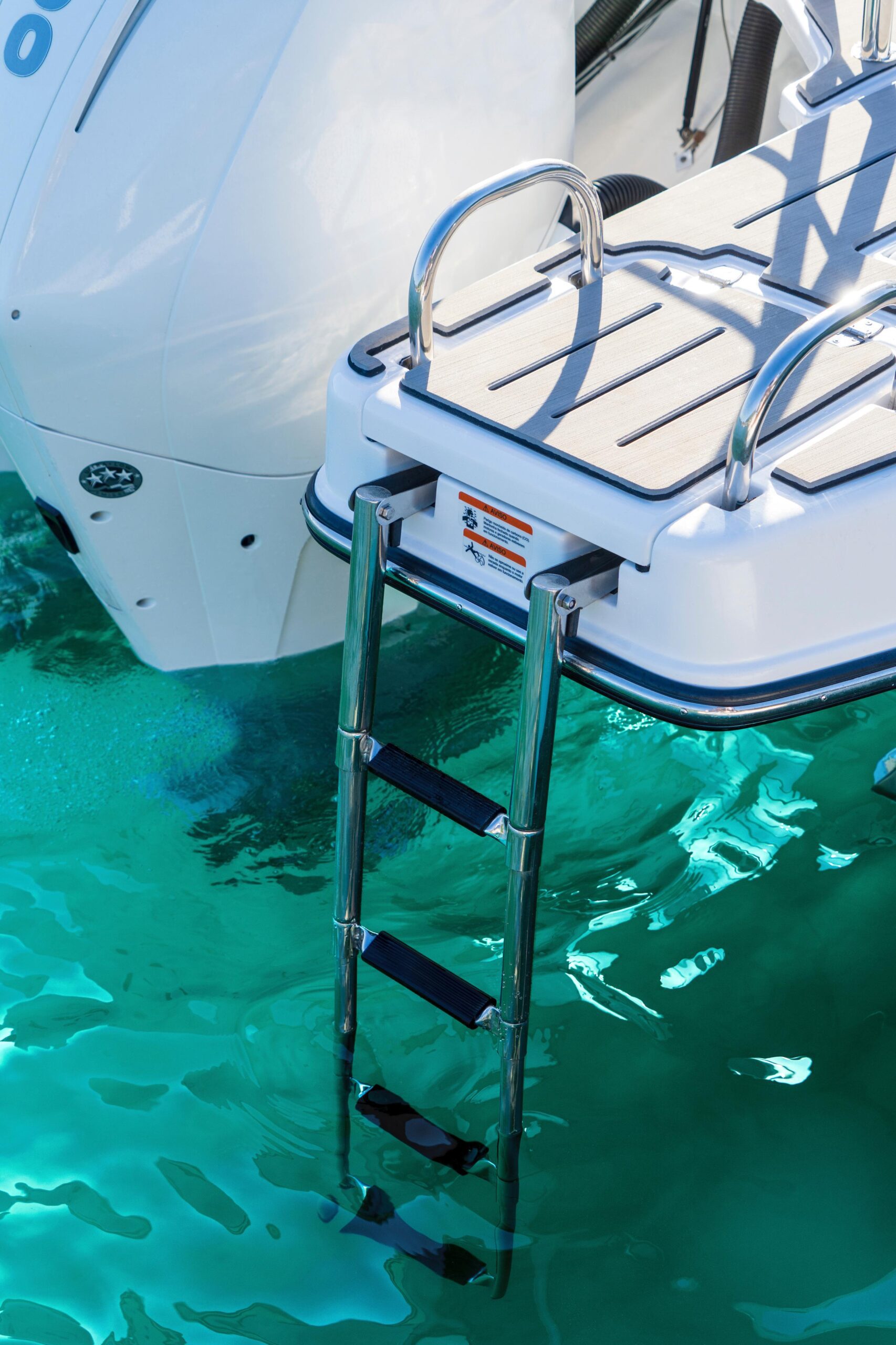 Yacht party in Cartagena with friends and music