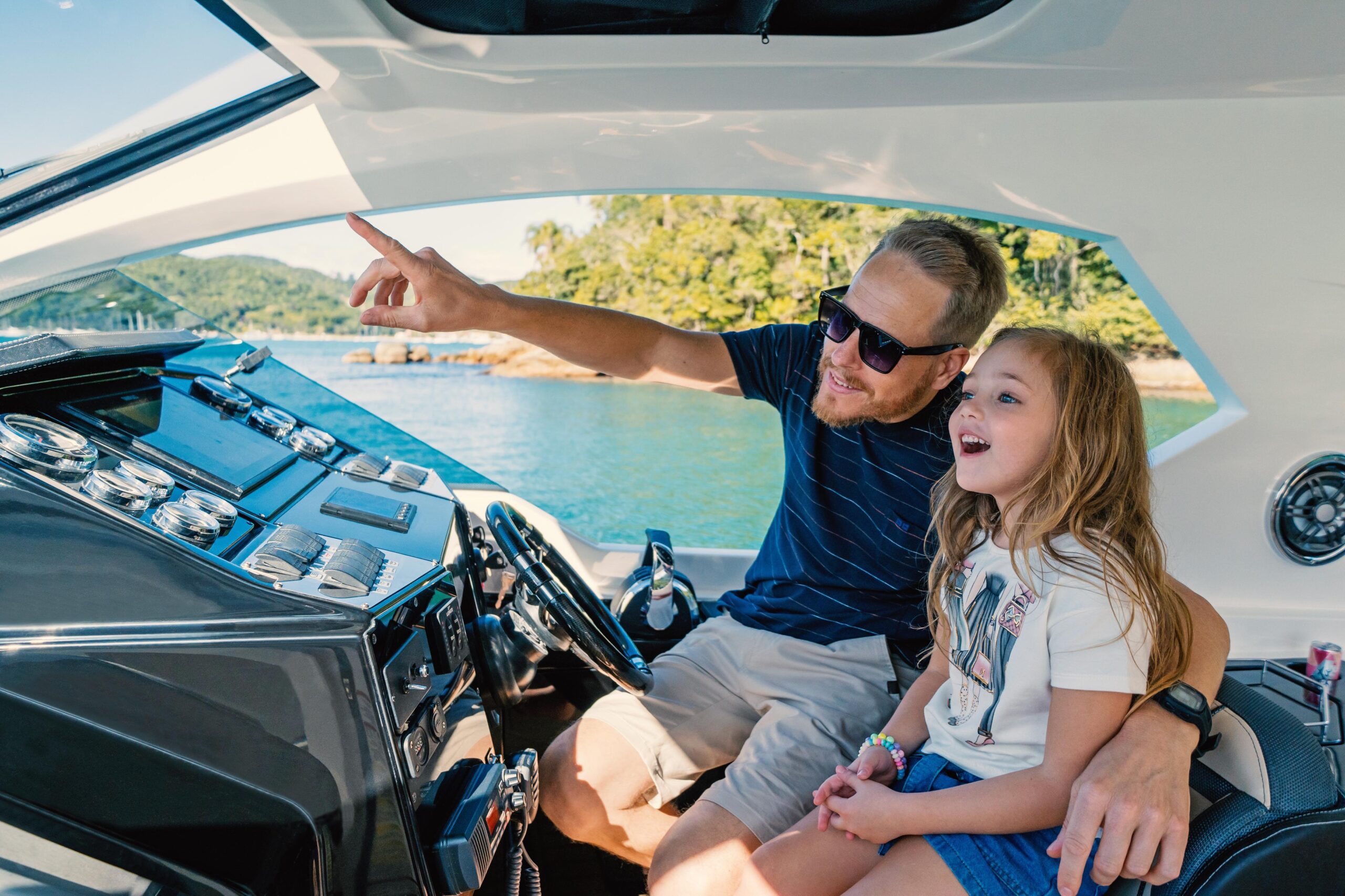 Speed yacht cruising through Cartagena Bay