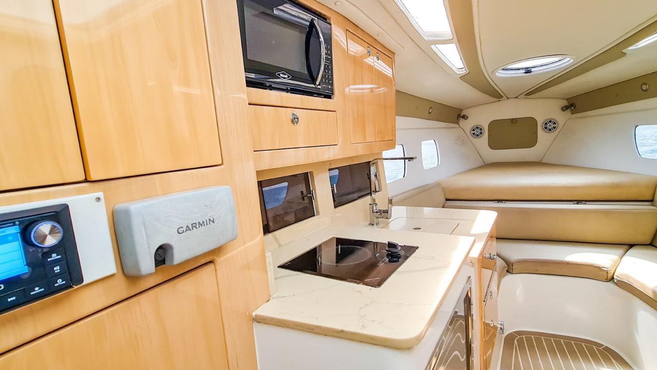 Cartagena adventure on a fast yacht powered by four engines.