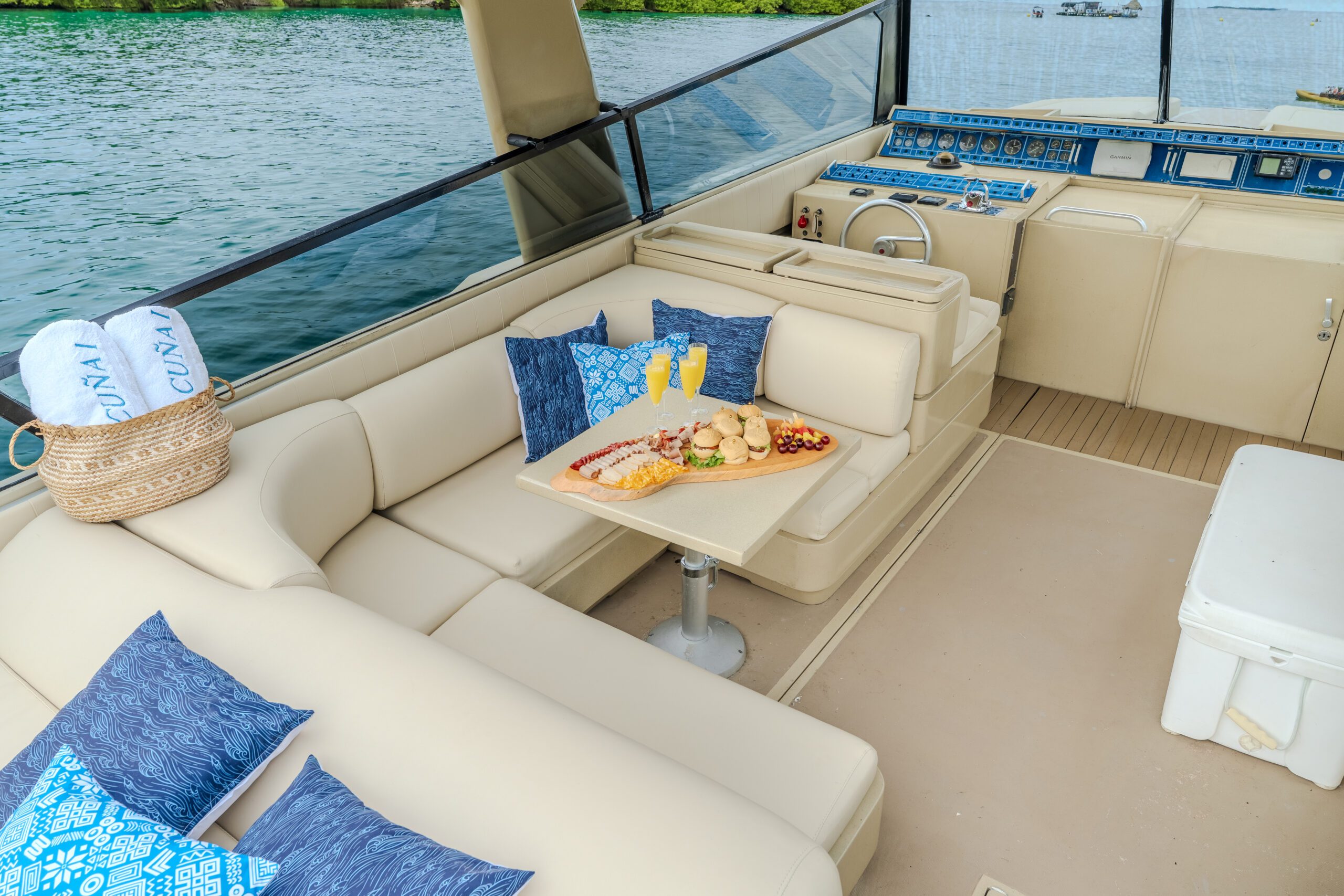 Exterior view of the 62ft yacht Cuña in Colombia