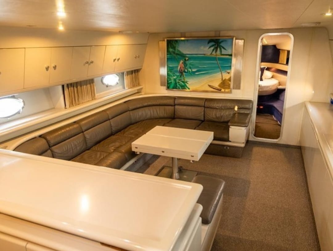 Yacht Cuña anchored during a sunset experience